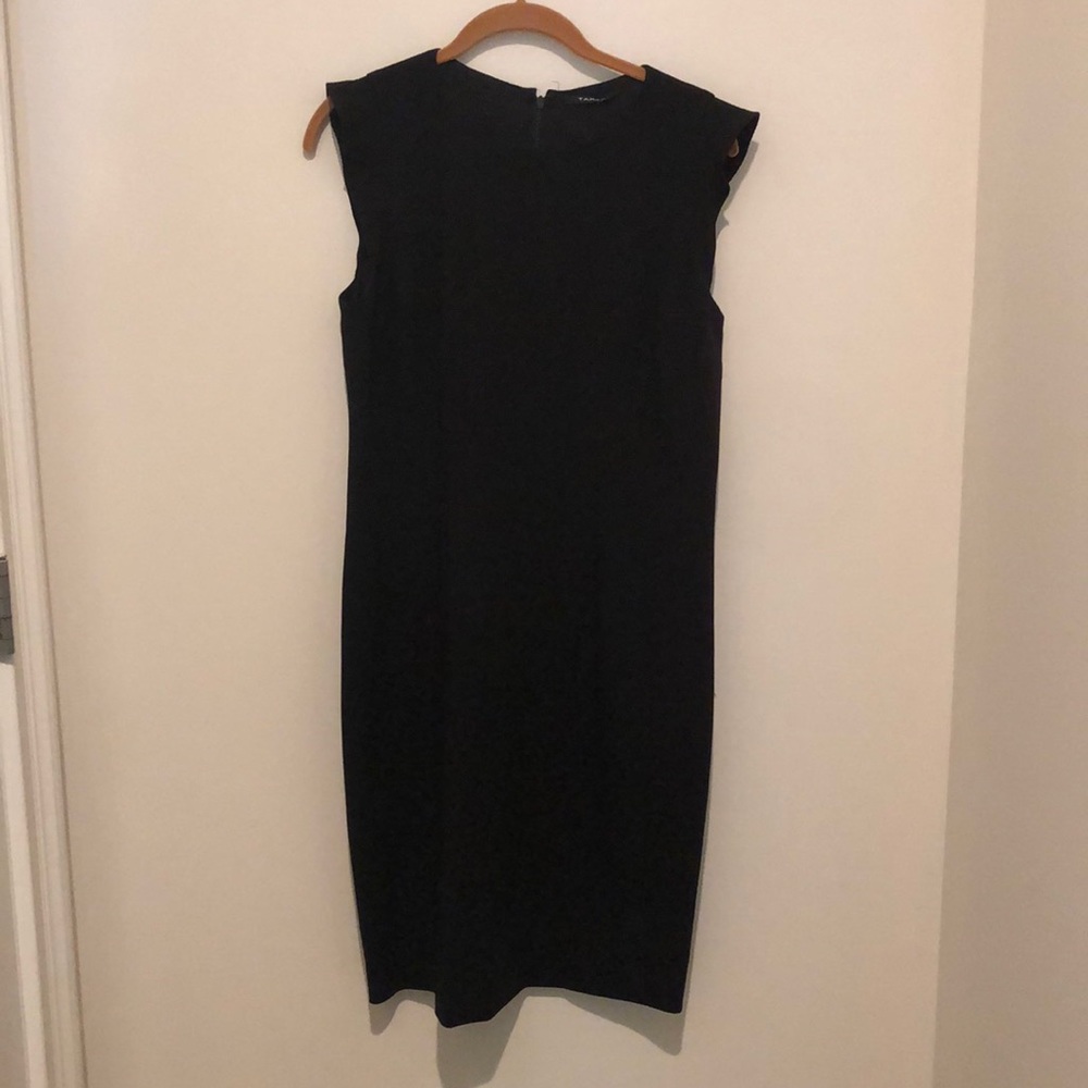 Tahari NWT Dress! Flutter sleeve!